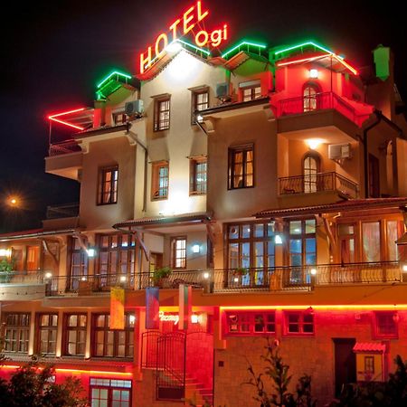 Family Hotel Ogi Asenovgrad Luaran gambar